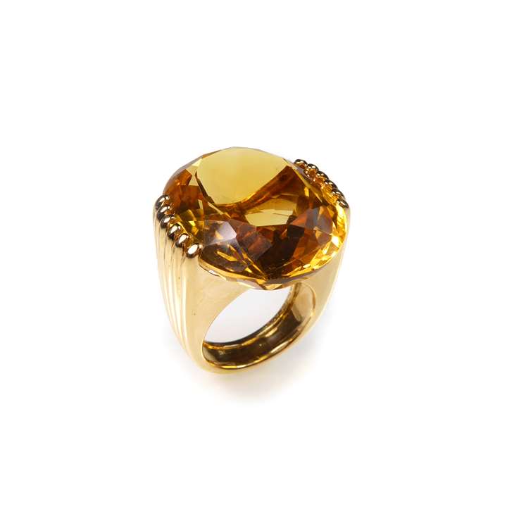 Single stone citrine and gold ring